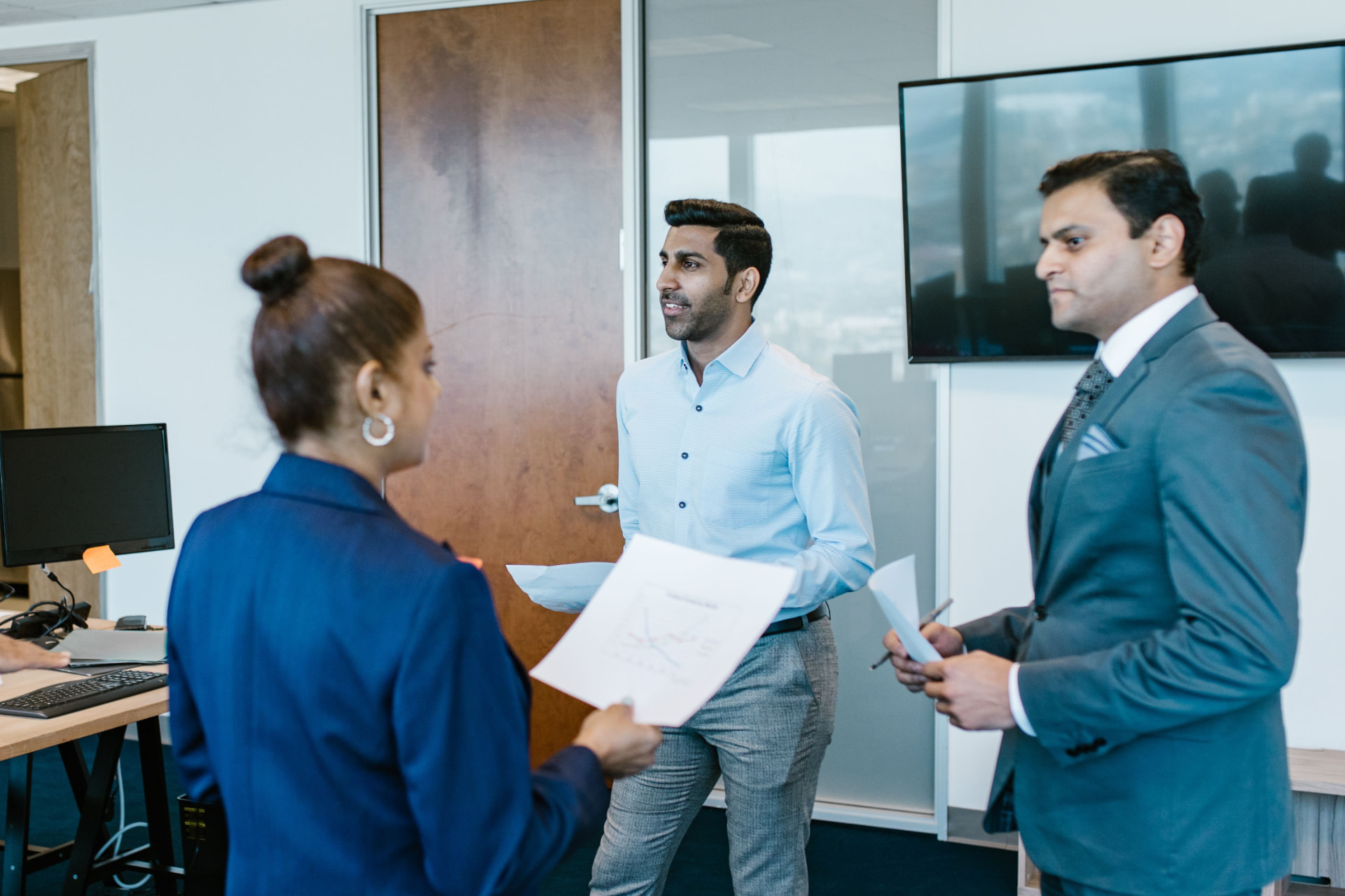 How to Hire a Salesman Fast: Insights from Denver and San Diego Headhunters